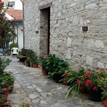 Romios * Kalavasos