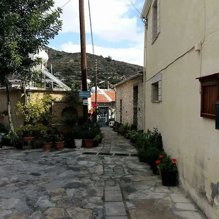 Romios * Kalavasos